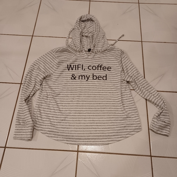 $4 Add-on Gray & White Striped Hoodie - Size Large - Picture 3 of 9